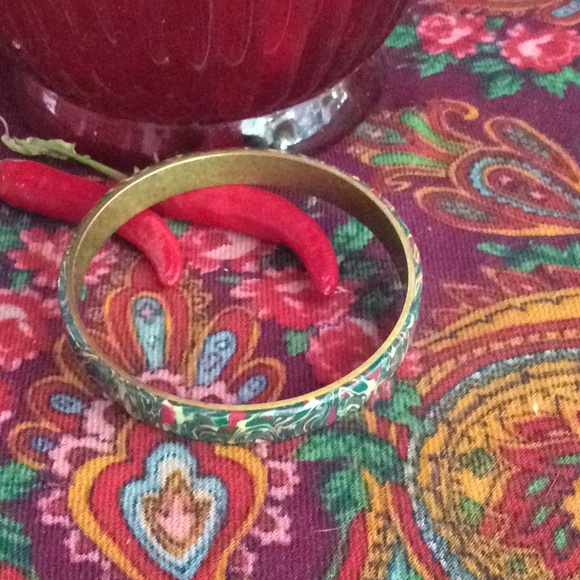 🍄 Hot like a Pepper! 🌶 Enameled Bangle Bracelet - Picture 2 of 3